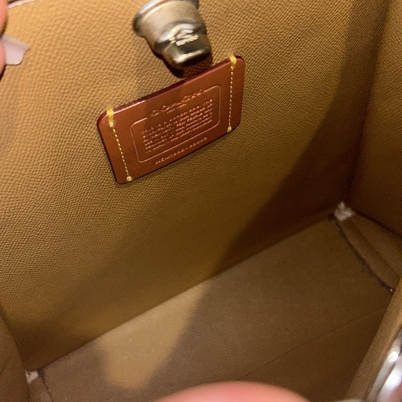 Coach Shoulder Bag Signature - Picture 8 of 12